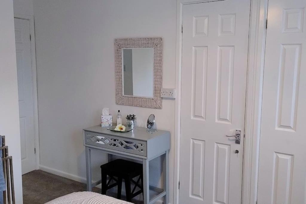 Ludlow Mews Town House With Free Parking Екстер'єр фото
